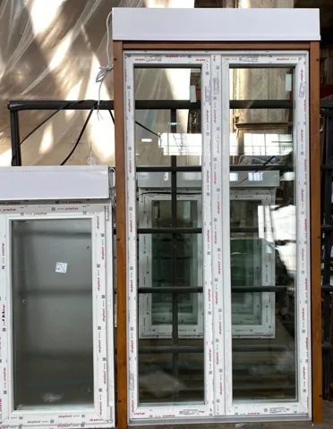 Monoblocchi con spalle in legno e cassonetto bianco